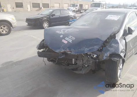 2015 Toyota Corolla Le Plus z USA, uszkodzony, nr VIN 5YFBURHE6FP269958